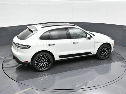 Used 2025 Porsche Macan Turbo image 30