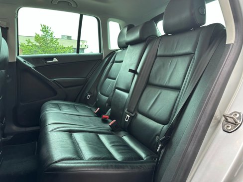 Used 2017 Volkswagen Tiguan Sport image 12