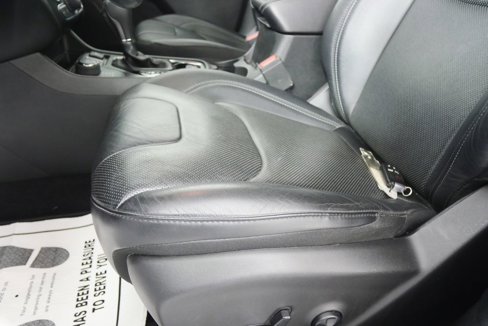 Used 2019 Jeep Cherokee Overland w/ Technology Group image 10