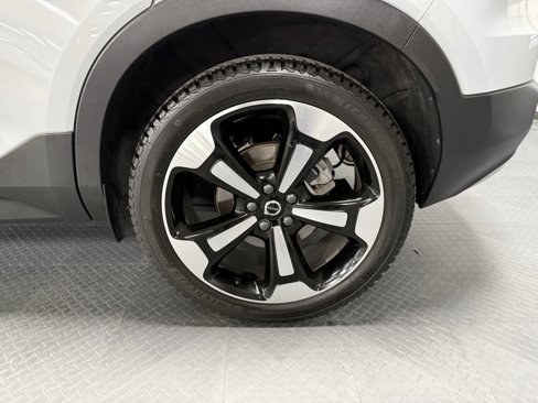 Used 2020 Volvo XC40 T5 Momentum w/ Premium Package image 7