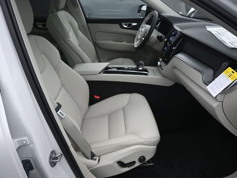 New 2025 Volvo XC60 B5 Core w/ Climate Package image 37