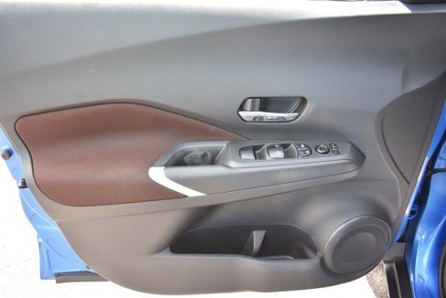 Used 2023 Nissan Kicks SR image 12