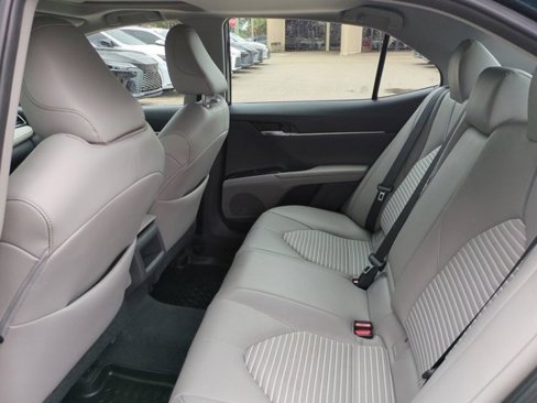 Used 2019 Toyota Camry SE image 12
