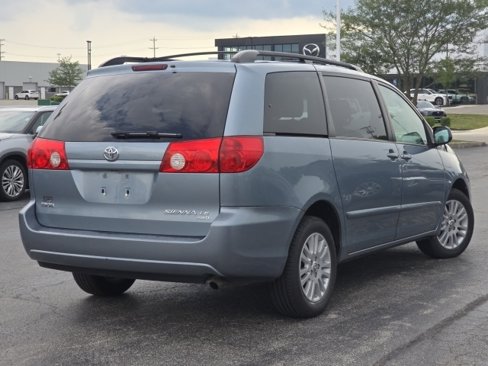 Used 2010 Toyota Sienna LE image 8