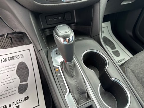 Used 2019 Chevrolet Equinox LT image 16