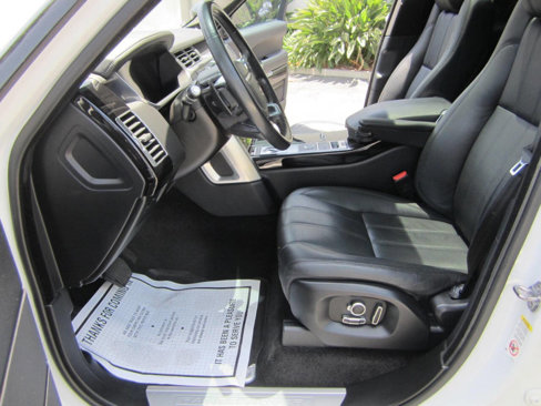 Used 2017 Land Rover Range Rover HSE image 26