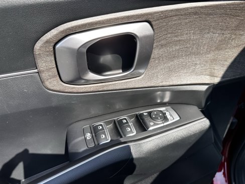 Used 2021 Kia Sorento EX w/ Panoramic Sunroof Package image 5