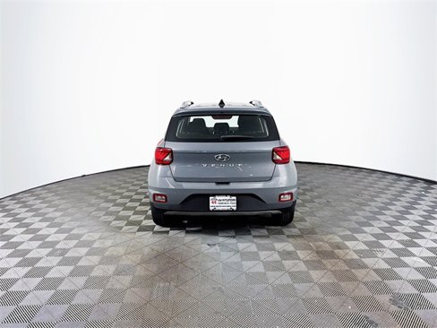 Used 2022 Hyundai Venue SEL image 13