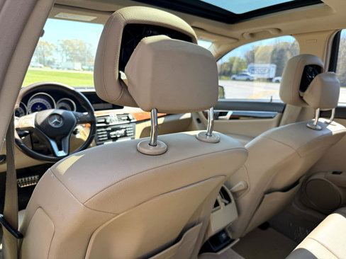 Used 2012 Mercedes-Benz C 250 Sedan image 24