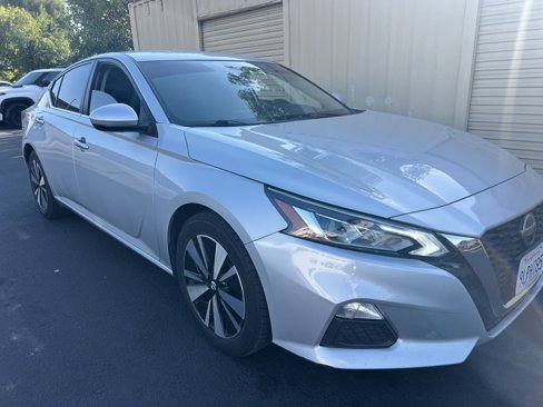 Used 2021 Nissan Altima 2.5 SV image 3