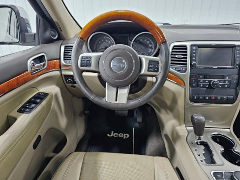 Used 2011 Jeep Grand Cherokee Overland image 4