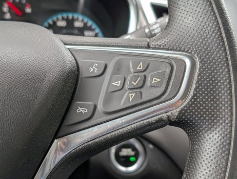 Used 2020 Chevrolet Equinox LS image 22