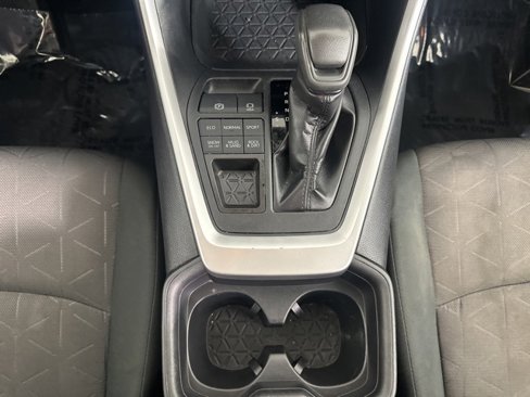 Used 2019 Toyota RAV4 XLE image 15