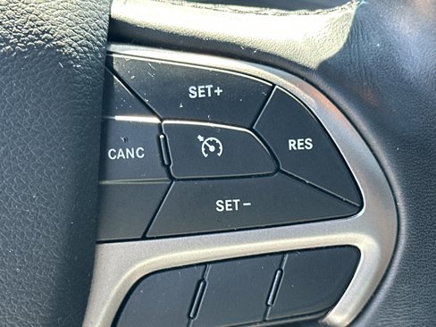 Used 2021 Jeep Grand Cherokee Laredo X image 26