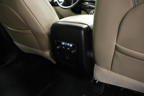 Used 2020 Buick Enclave Essence w/ LPO, Luxury Package image 18