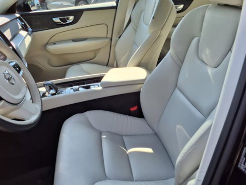 Used 2025 Volvo S60 B5 Plus image 18