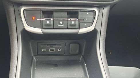 Used 2024 GMC Terrain SLT image 27