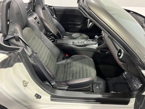Used 2017 FIAT 124 Spider Abarth image 44