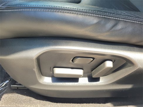 Certified 2022 MAZDA CX-9 Touring w/ Touring Premium Package image 4