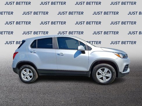 Used 2020 Chevrolet Trax LS w/ Tint and Cruise Package image 7