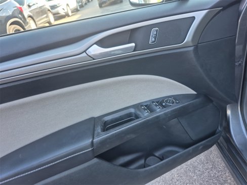 Used 2017 Ford Fusion S image 20