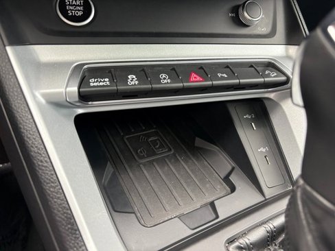 Used 2024 Audi Q3 2.0T Premium image 30