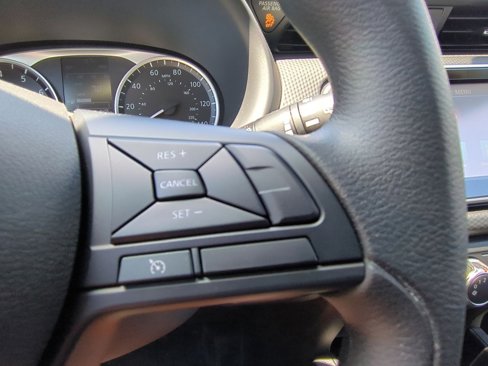 New 2025 Nissan Kicks Play S image 18