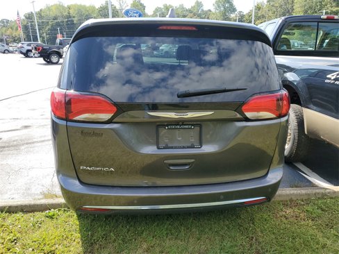 Used 2020 Chrysler Pacifica Touring image 8