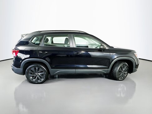 Used 2024 Volkswagen Taos S image 8