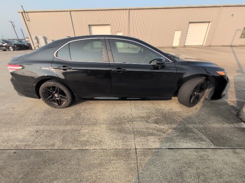 Used 2019 Toyota Camry LE image 8