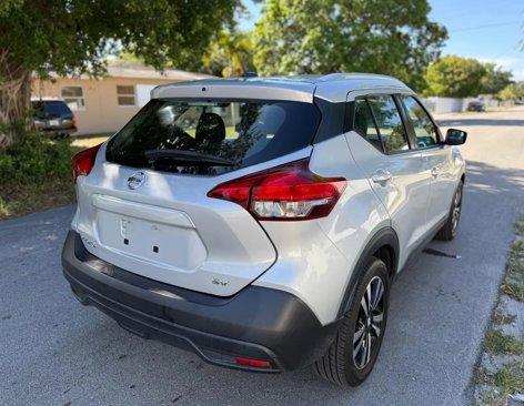 Used 2019 Nissan Kicks SV image 4