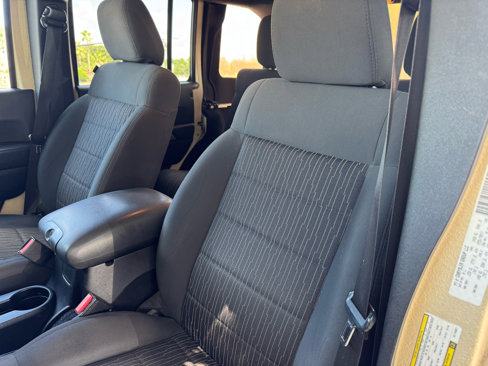 Used 2012 Jeep Wrangler Unlimited Sport image 27