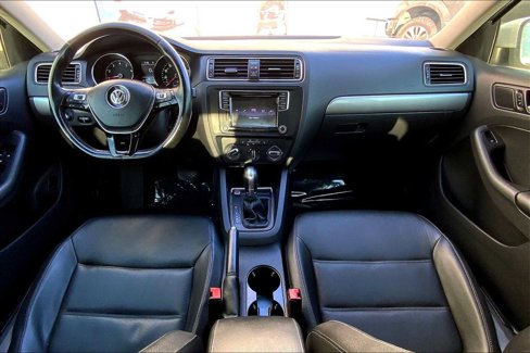 Used 2017 Volkswagen Jetta SE image 14