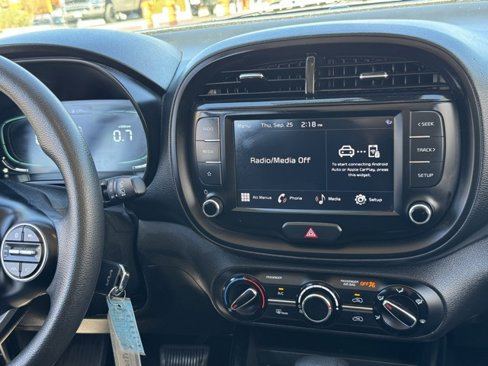 Used 2023 Kia Soul LX image 18