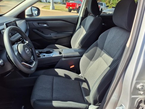 Used 2024 Nissan Rogue SV image 13
