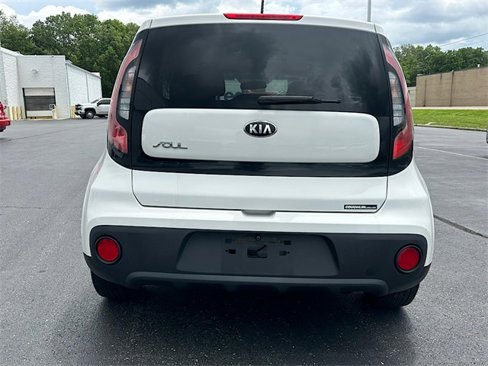 Used 2017 Kia Soul image 6