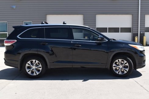 Used 2014 Toyota Highlander XLE image 4