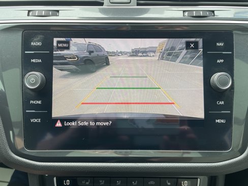 Used 2020 Volkswagen Tiguan SEL Premium R-Line image 17