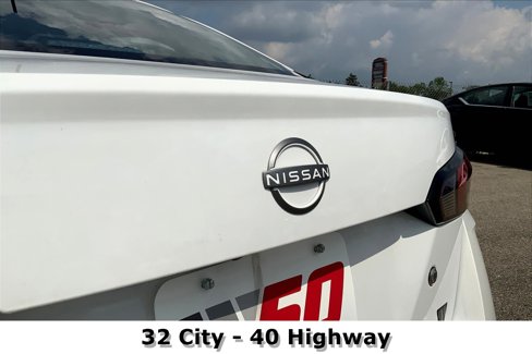 Certified 2025 Nissan Versa S w/ Trunk Package image 8