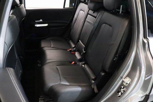 Used 2025 Mercedes-Benz GLB 250 4MATIC image 16