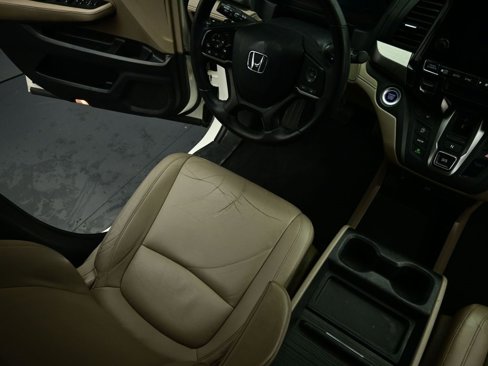 Used 2018 Honda Odyssey Touring image 12