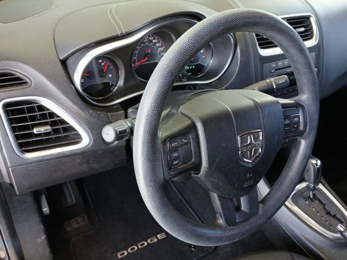 Used 2013 Dodge Avenger SE image 17