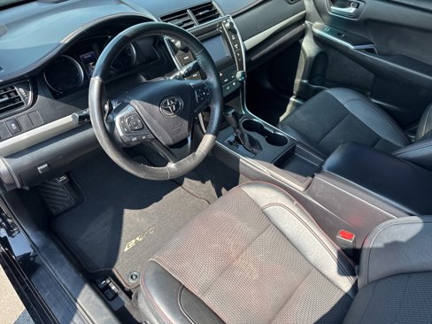 Used 2017 Toyota Camry SE image 29