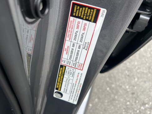 Used 2025 Nissan Leaf S image 55
