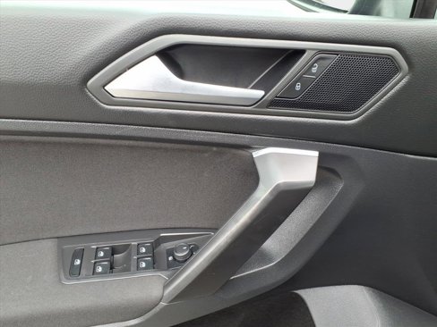 Used 2021 Volkswagen Tiguan S image 19