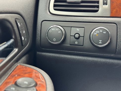 Used 2007 Chevrolet Suburban LTZ w/ LTZ Preferred Equipment Group image 31