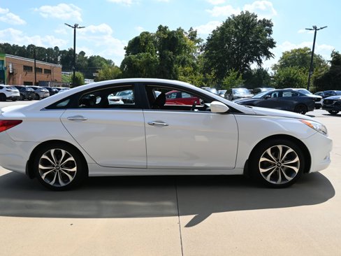 Used 2013 Hyundai Sonata SE w/ Navigation & Sunroof Pkg image 4