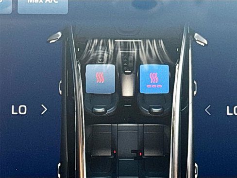 New 2025 VinFast VF 8 Eco image 20