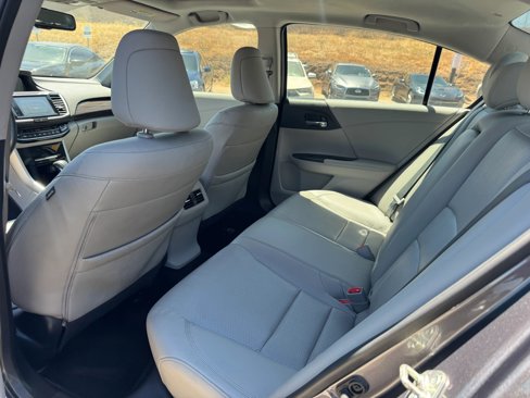 Used 2017 Honda Accord EX-L image 30