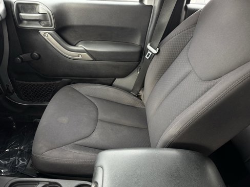 Used 2013 Jeep Wrangler Unlimited Sport image 19